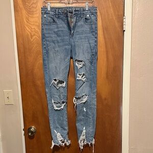 Distressed AE Jeans - 10 Long
